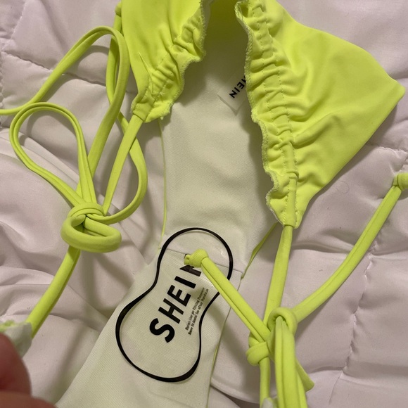 Bikini - Picture 5 of 6